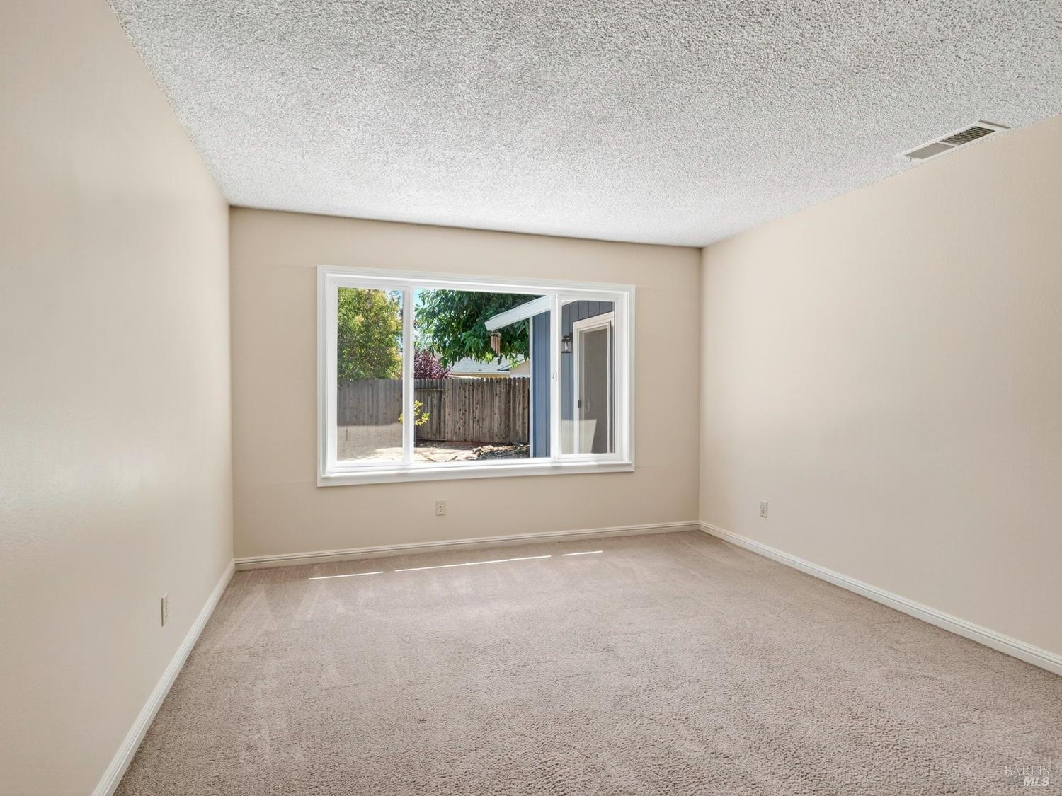 Detail Gallery Image 18 of 34 For 405 Simi Pl, Santa Rosa,  CA 95409 - 3 Beds | 2 Baths