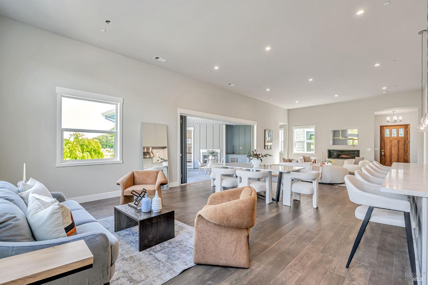 Detail Gallery Image 8 of 59 For 12 Rose Ct, Novato,  CA 94945 - 4 Beds | 4/1 Baths