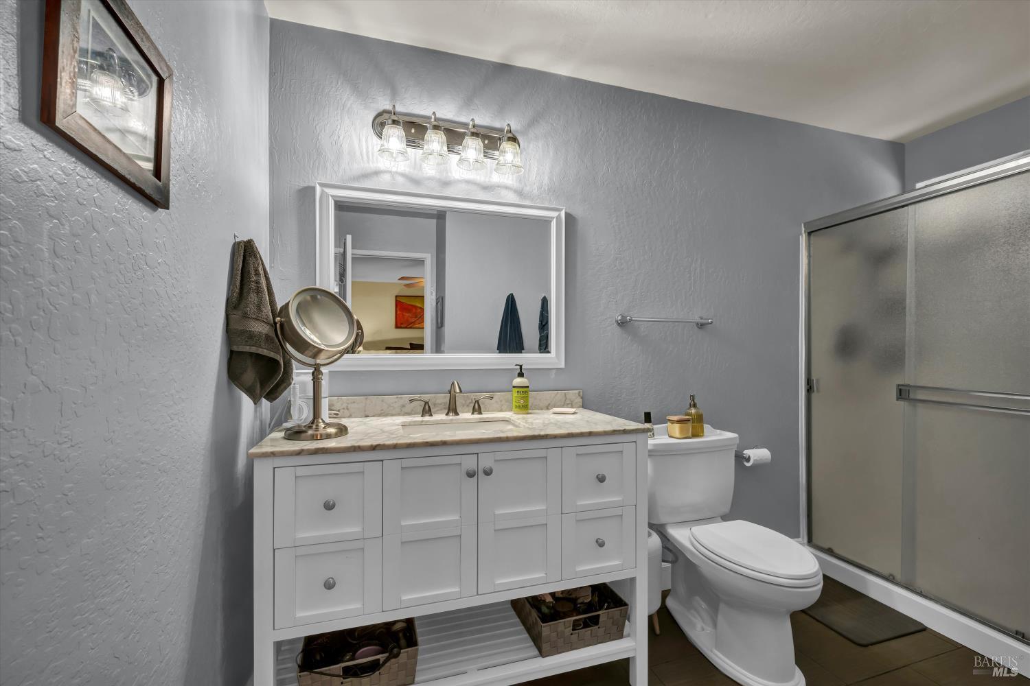 Detail Gallery Image 15 of 27 For 18682 N Shore Dr, Hidden Valley Lake,  CA 95467 - 2 Beds | 2 Baths