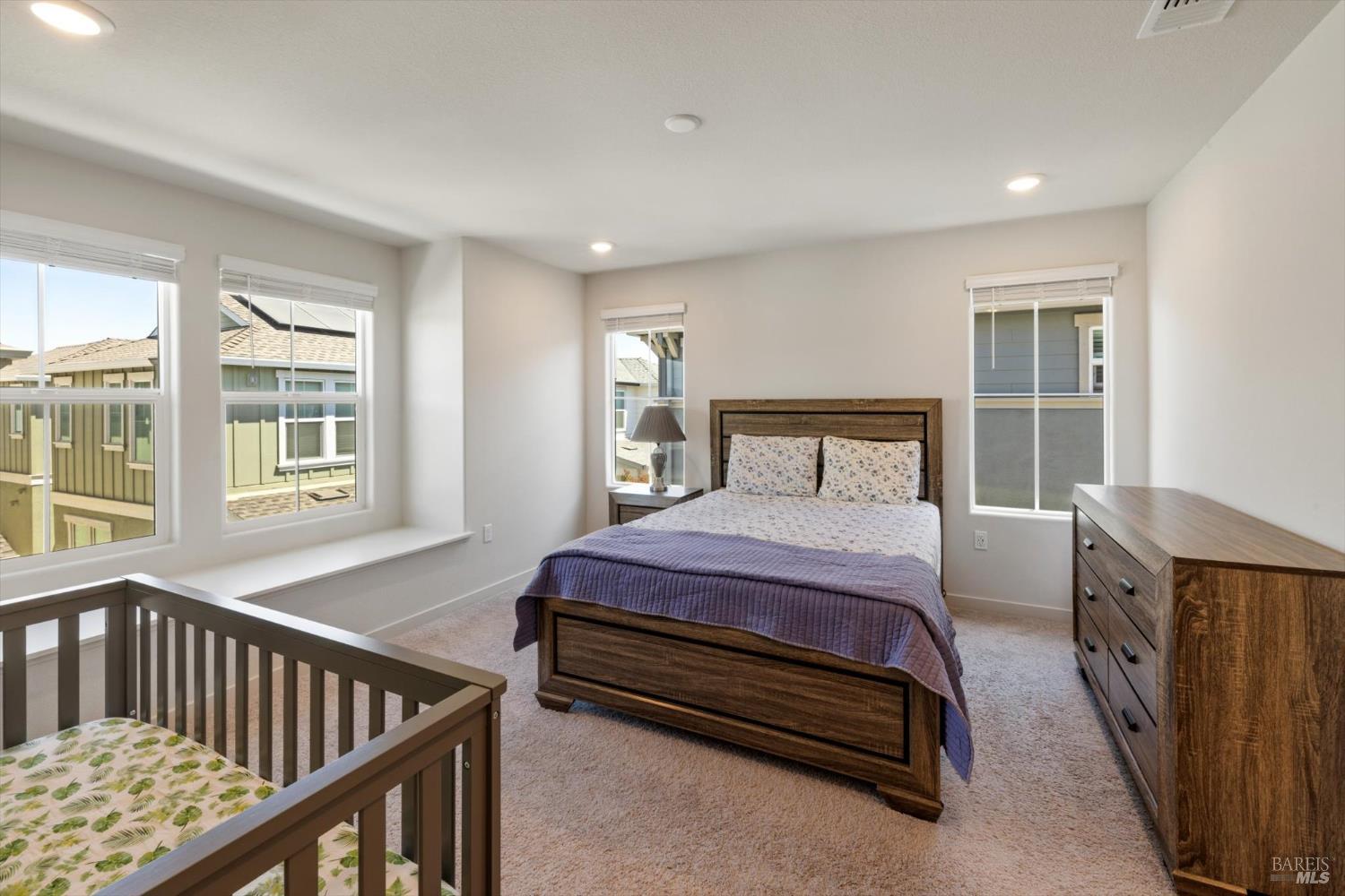 Detail Gallery Image 9 of 33 For 128 Clownfish St, Suisun City,  CA 94585 - 3 Beds | 2/1 Baths