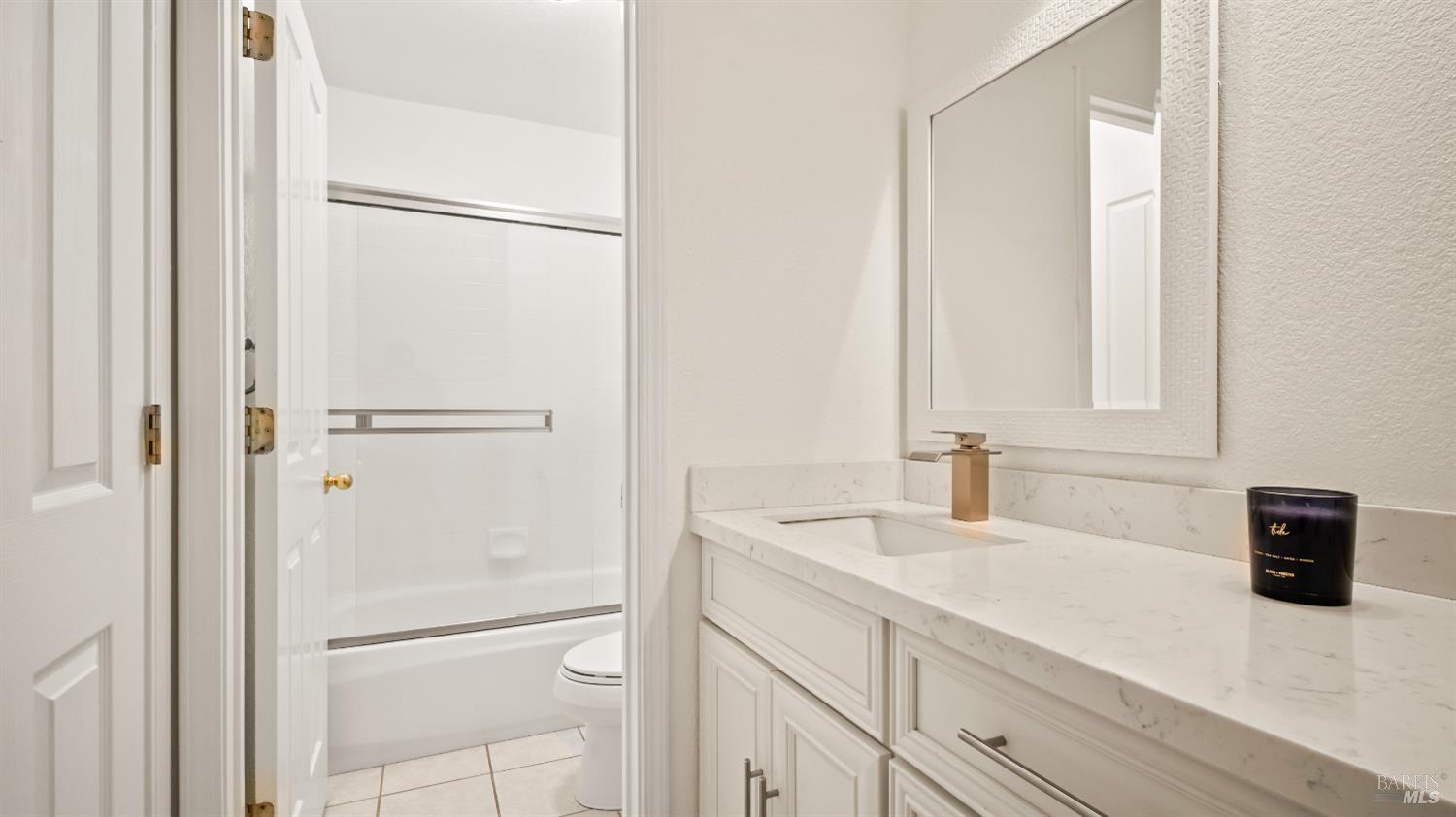 Detail Gallery Image 34 of 53 For 330 Crow Canyon Ct, Vacaville,  CA 95688 - 4 Beds | 2 Baths