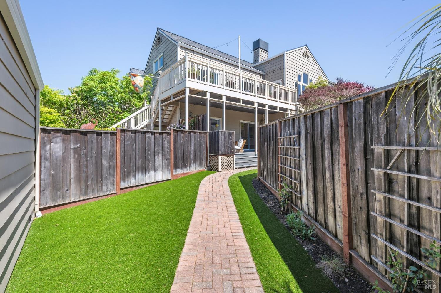 Detail Gallery Image 29 of 37 For 34 Creekside Ct, Corte Madera,  CA 94925 - 2 Beds | 2 Baths
