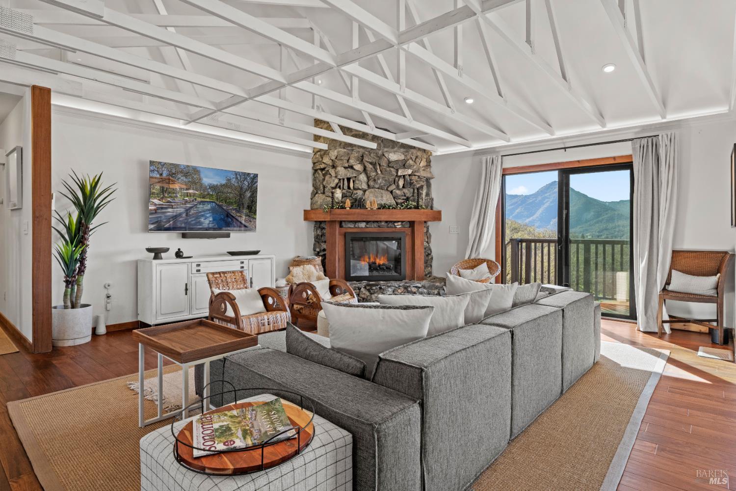 Detail Gallery Image 19 of 49 For 1251 University Rd, Hopland,  CA 95449 - 4 Beds | 2/1 Baths