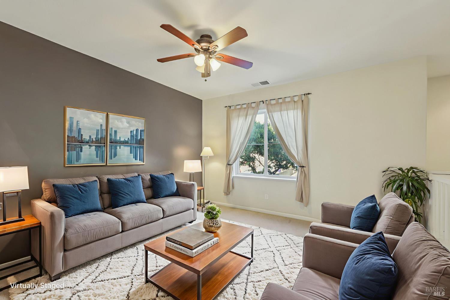 Detail Gallery Image 3 of 35 For 2717 10th St, San Pablo,  CA 94806 - 3 Beds | 2/1 Baths