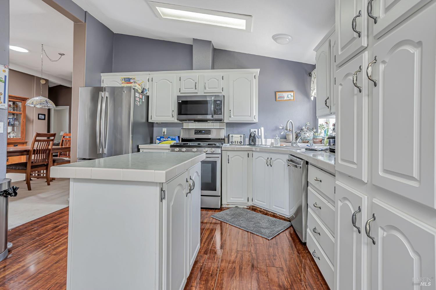 Detail Gallery Image 10 of 30 For 817 Corte Azul Ct, Rohnert Park,  CA 94928 - 4 Beds | 2 Baths