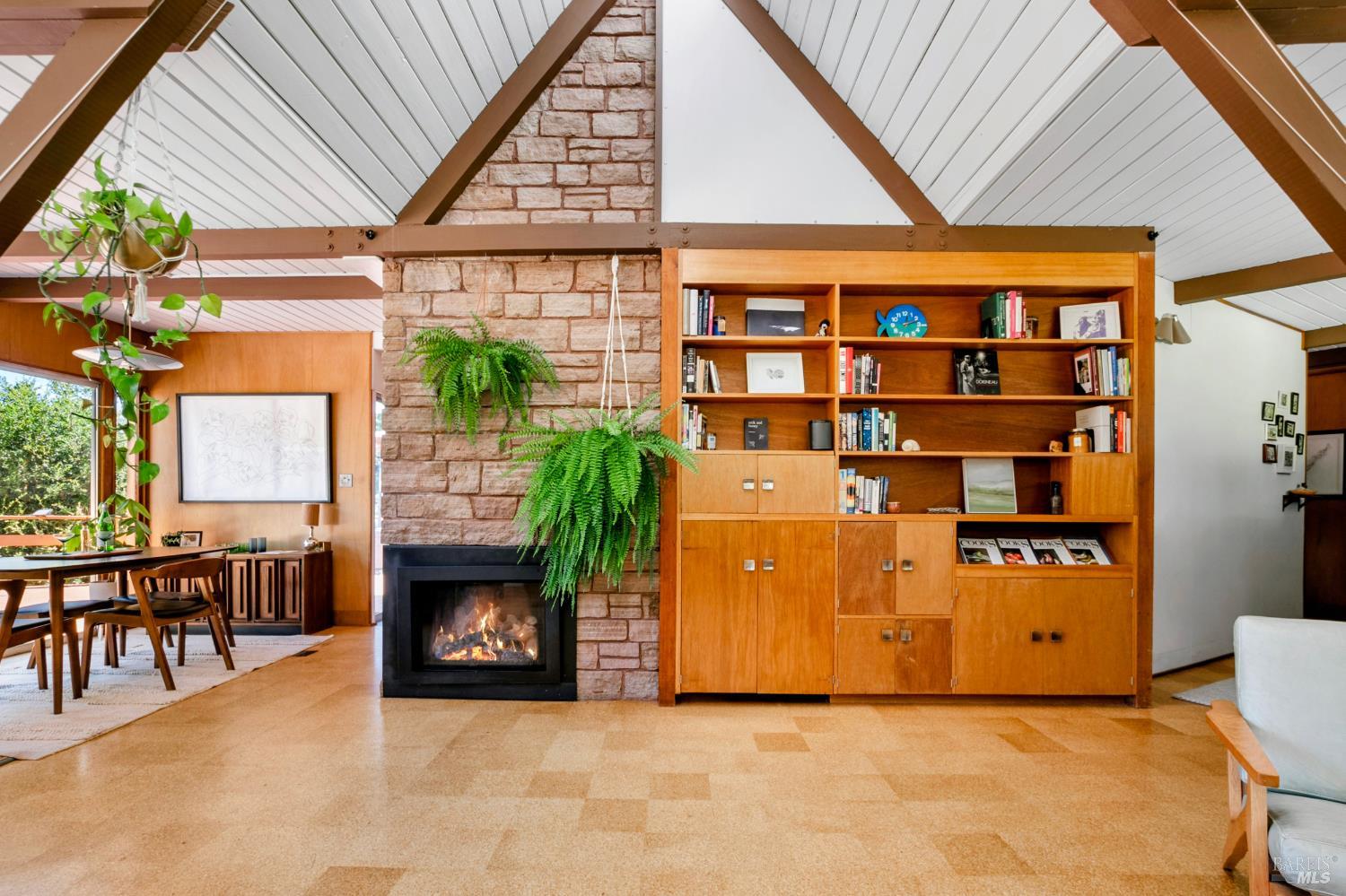 Detail Gallery Image 18 of 52 For 2140 Hyland Ct, Santa Rosa,  CA 95404 - 3 Beds | 2 Baths