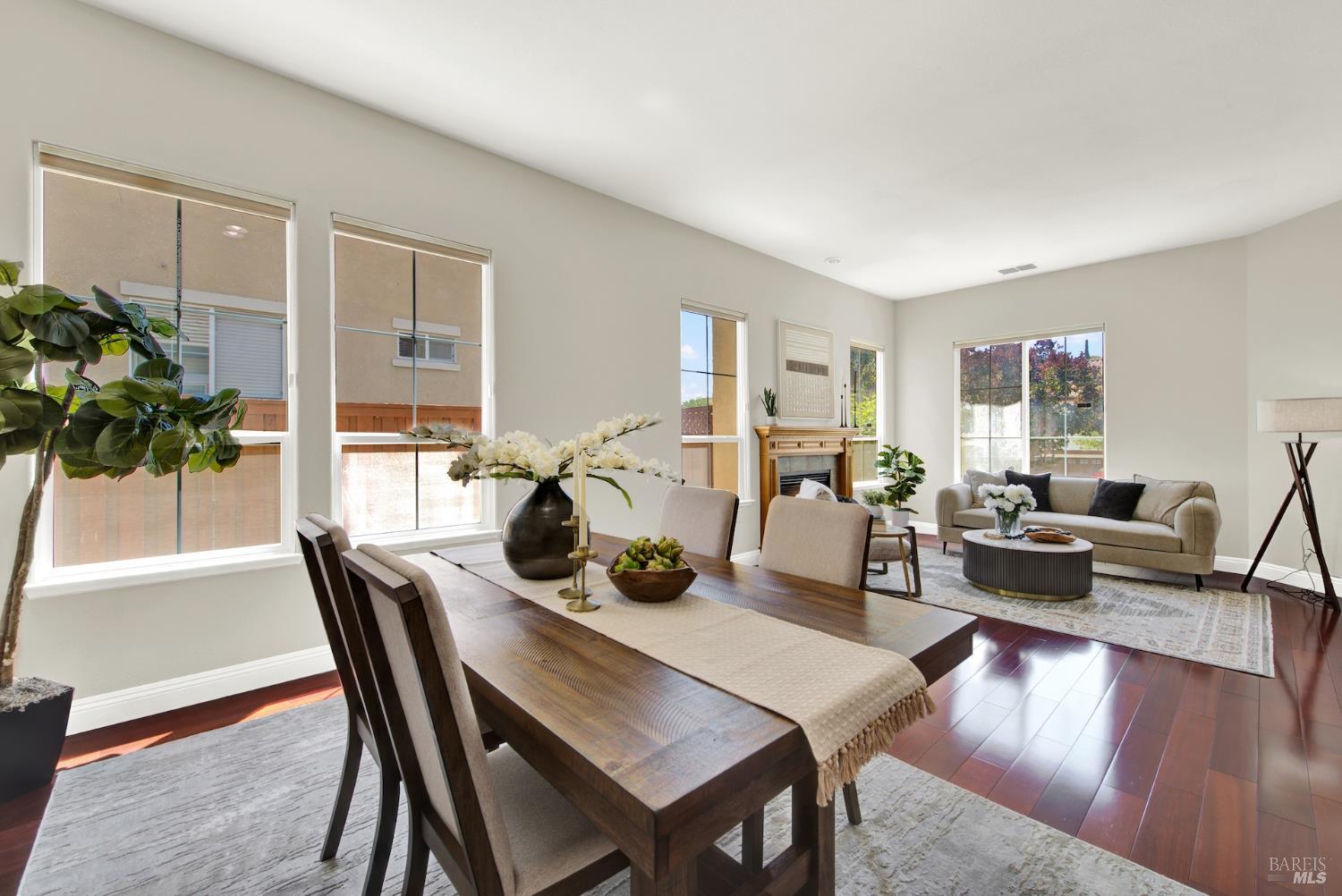 Detail Gallery Image 15 of 77 For 1240 Wildwing Ln, Vallejo,  CA 94591 - 4 Beds | 3/1 Baths