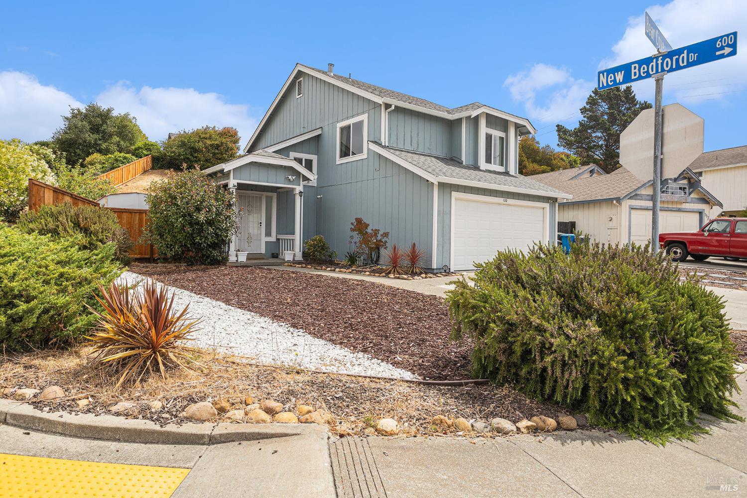 Detail Gallery Image 3 of 29 For 100 Bear Cove Ct, Vallejo,  CA 94591 - 3 Beds | 2/1 Baths