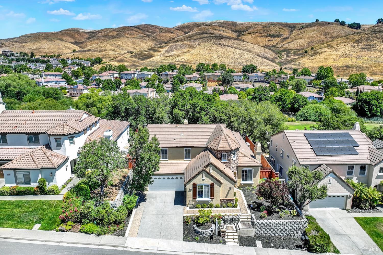 Detail Gallery Image 2 of 77 For 1240 Wildwing Ln, Vallejo,  CA 94591 - 4 Beds | 3/1 Baths