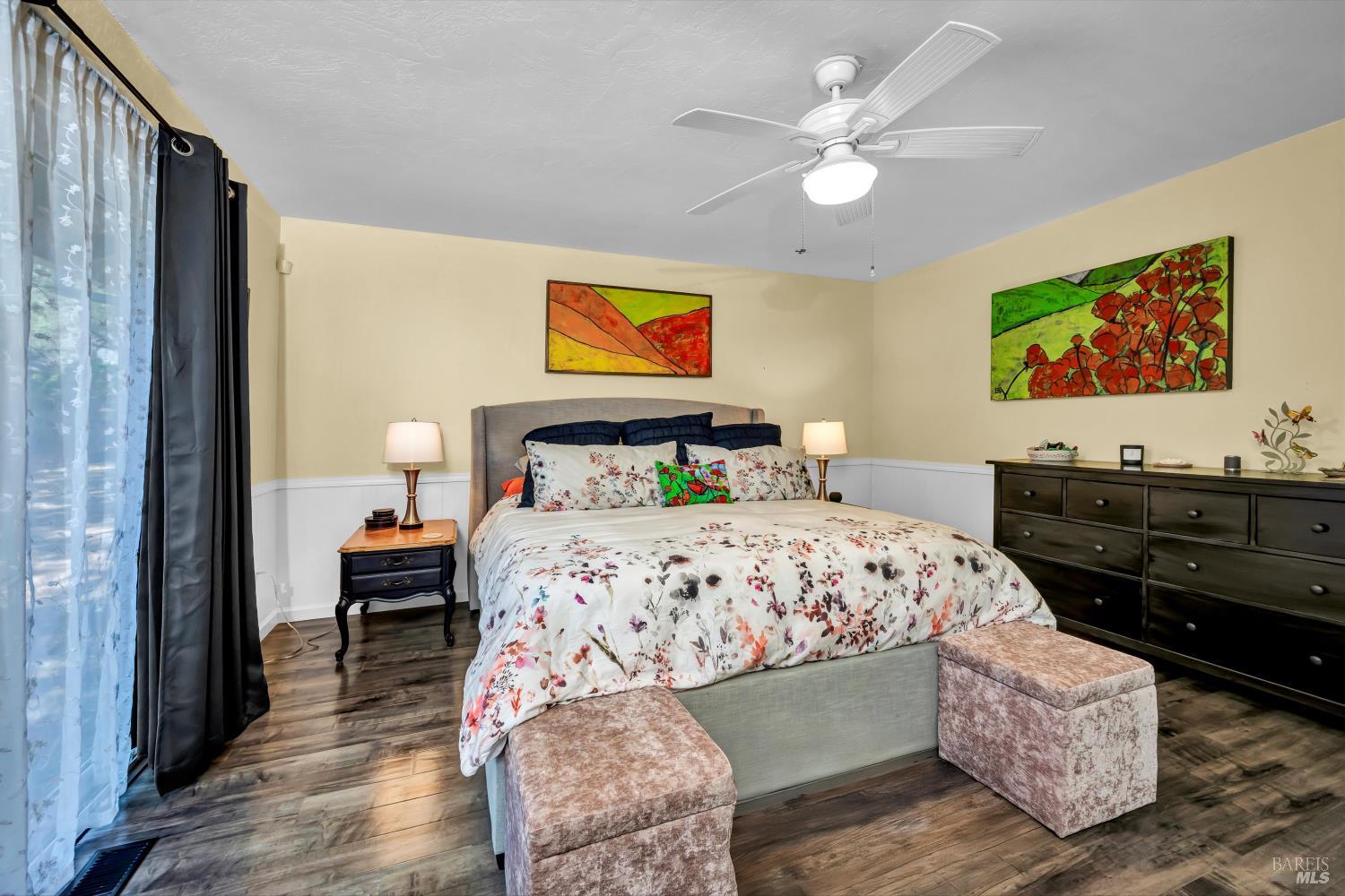 Detail Gallery Image 14 of 27 For 18682 N Shore Dr, Hidden Valley Lake,  CA 95467 - 2 Beds | 2 Baths