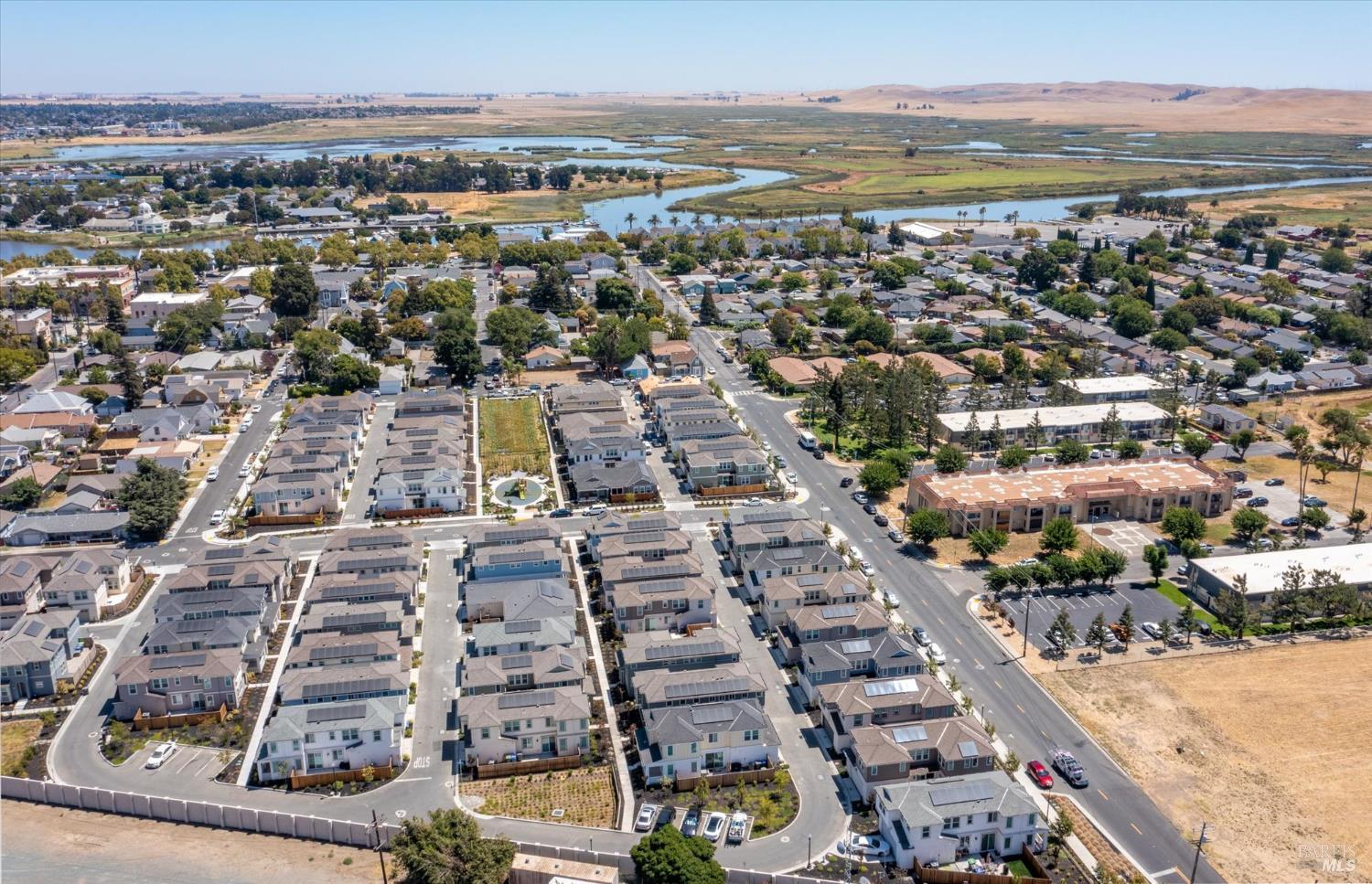 Detail Gallery Image 31 of 33 For 128 Clownfish St, Suisun City,  CA 94585 - 3 Beds | 2/1 Baths