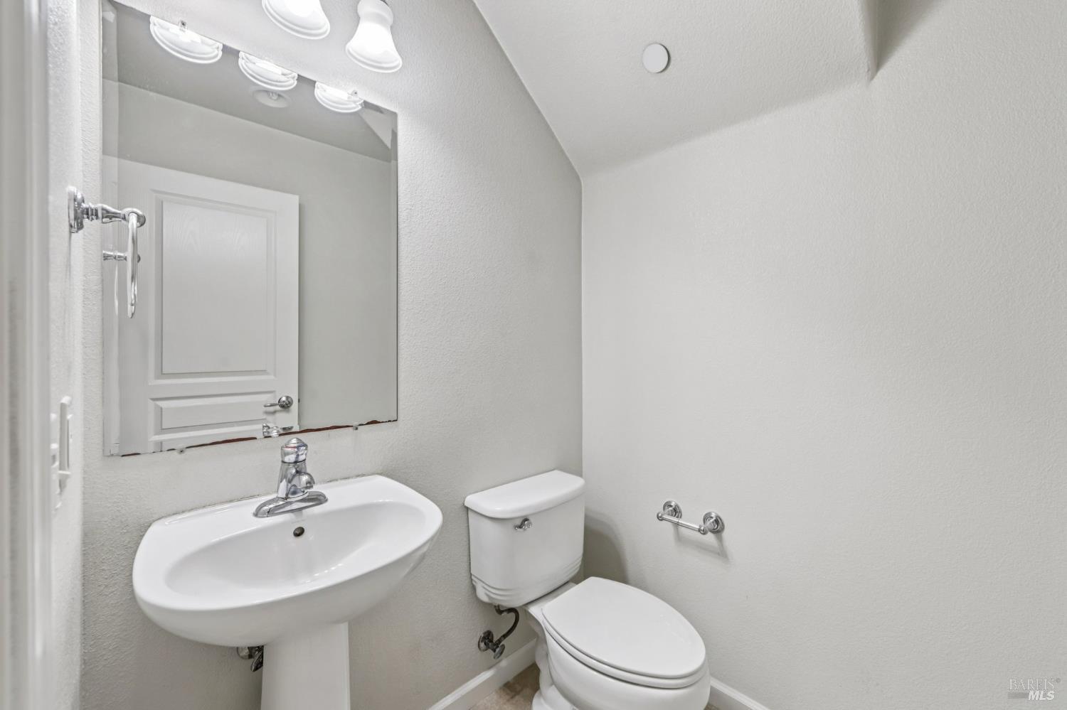 Detail Gallery Image 19 of 35 For 2717 10th St, San Pablo,  CA 94806 - 3 Beds | 2/1 Baths