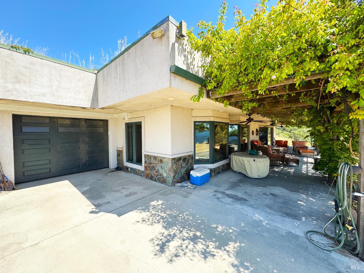Detail Gallery Image 1 of 47 For 2980 Flat Rock Rd, Garberville,  CA 95542 - 3 Beds | 2 Baths