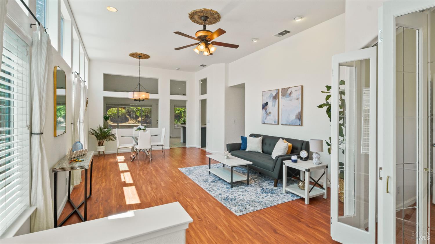 Detail Gallery Image 4 of 53 For 330 Crow Canyon Ct, Vacaville,  CA 95688 - 4 Beds | 2 Baths
