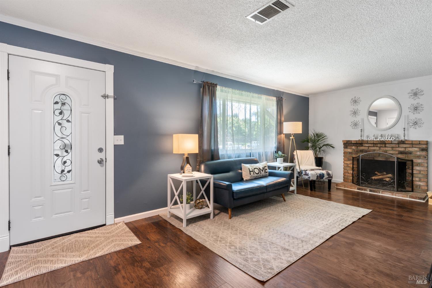 Detail Gallery Image 3 of 35 For 1726 Gershwin Cir, Fairfield,  CA 94533 - 3 Beds | 2 Baths