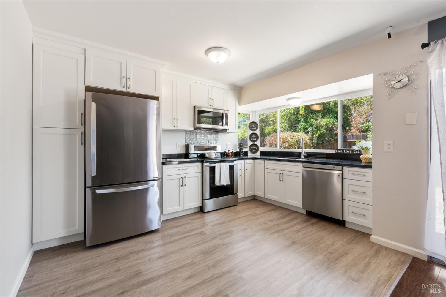 Detail Gallery Image 7 of 35 For 1726 Gershwin Cir, Fairfield,  CA 94533 - 3 Beds | 2 Baths