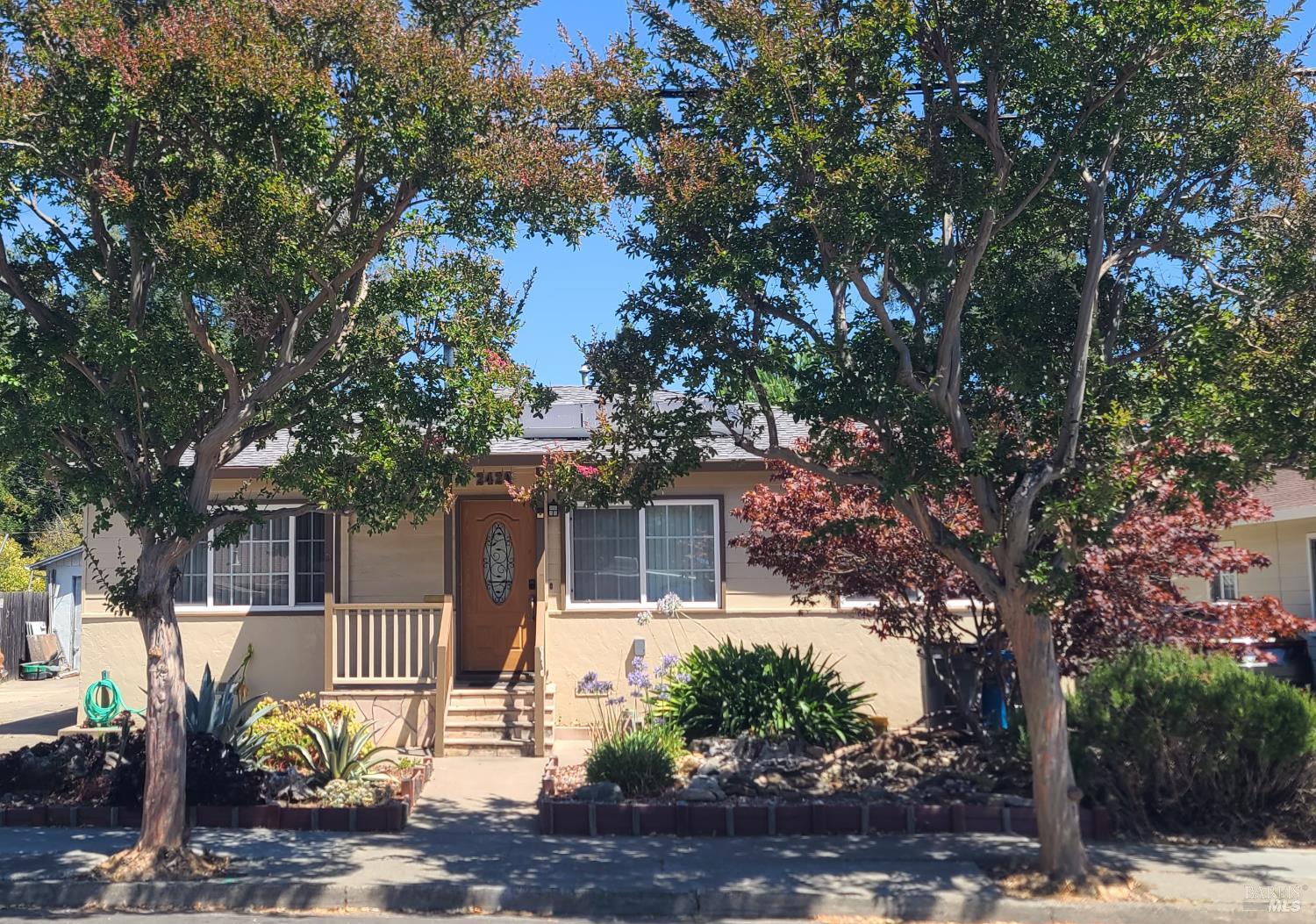 Detail Gallery Image 6 of 12 For 2420 Lomitas Ave, Santa Rosa,  CA 95404 - 4 Beds | 2 Baths