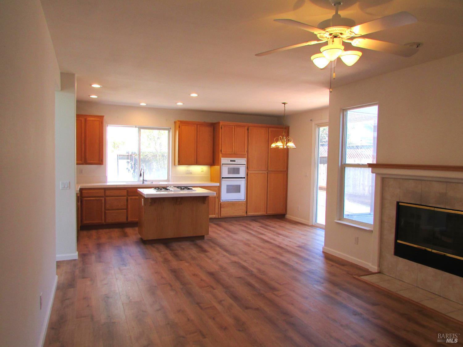 Detail Gallery Image 8 of 29 For 184 El Encanto Way, Santa Rosa,  CA 95409 - – Beds | – Baths
