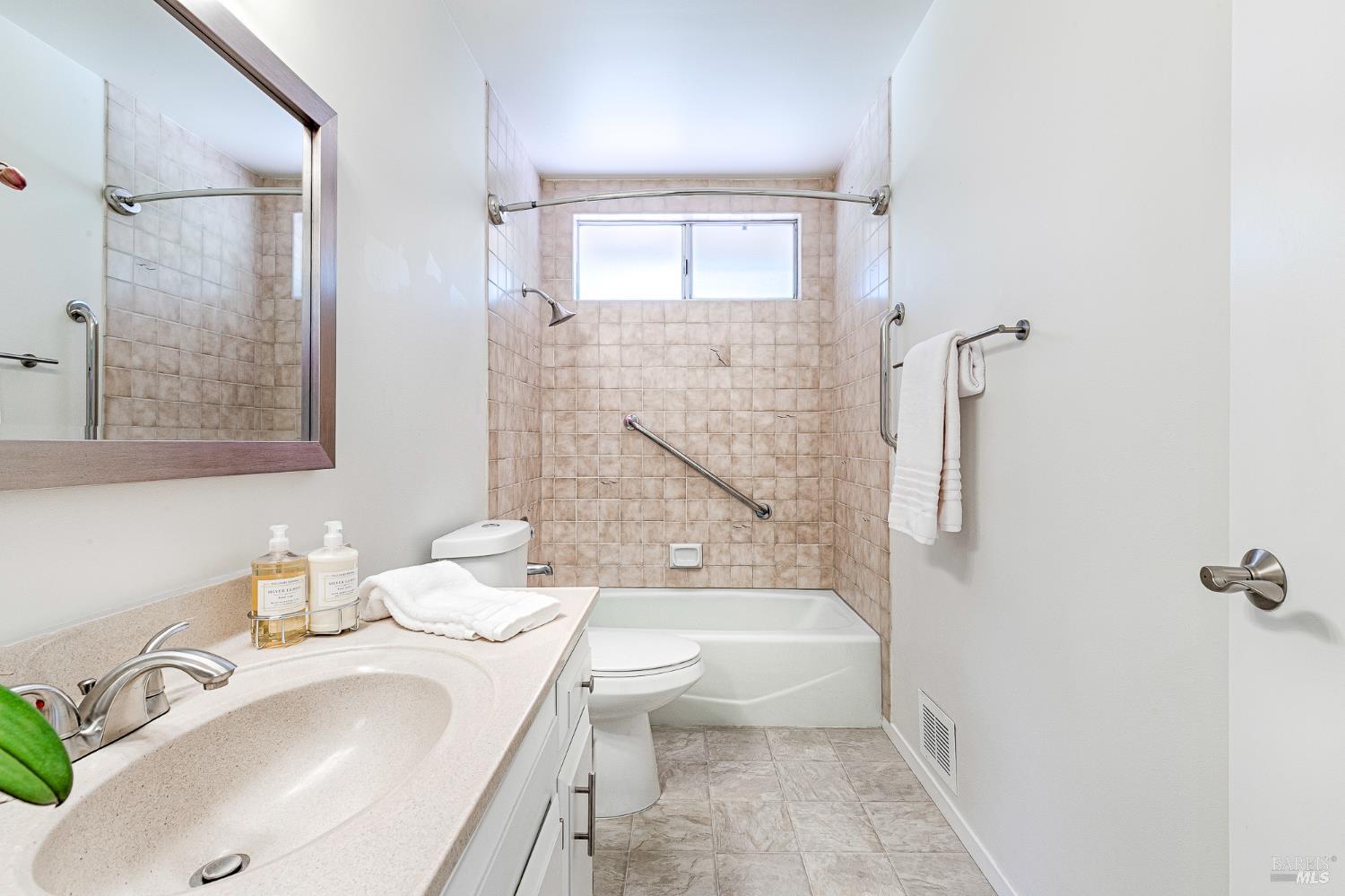 Detail Gallery Image 31 of 61 For 8850 Oak Trail Dr, Santa Rosa,  CA 95409 - 2 Beds | 2 Baths