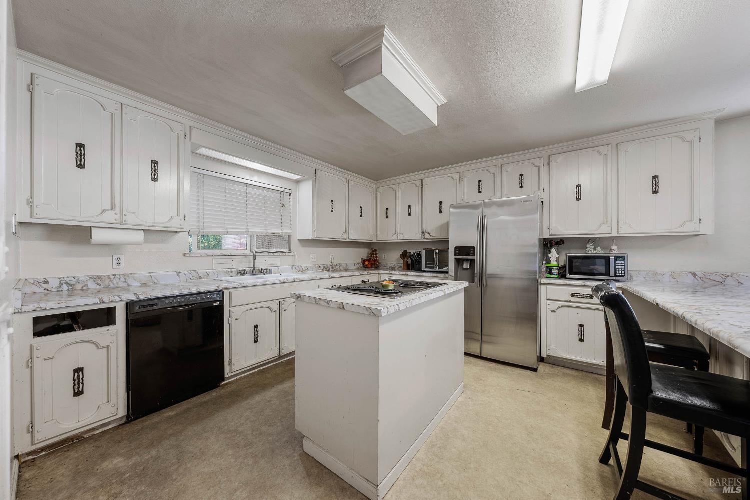 Detail Gallery Image 13 of 64 For 12902 Lakeland St, Clearlake Oaks,  CA 95423 - 4 Beds | 2/1 Baths