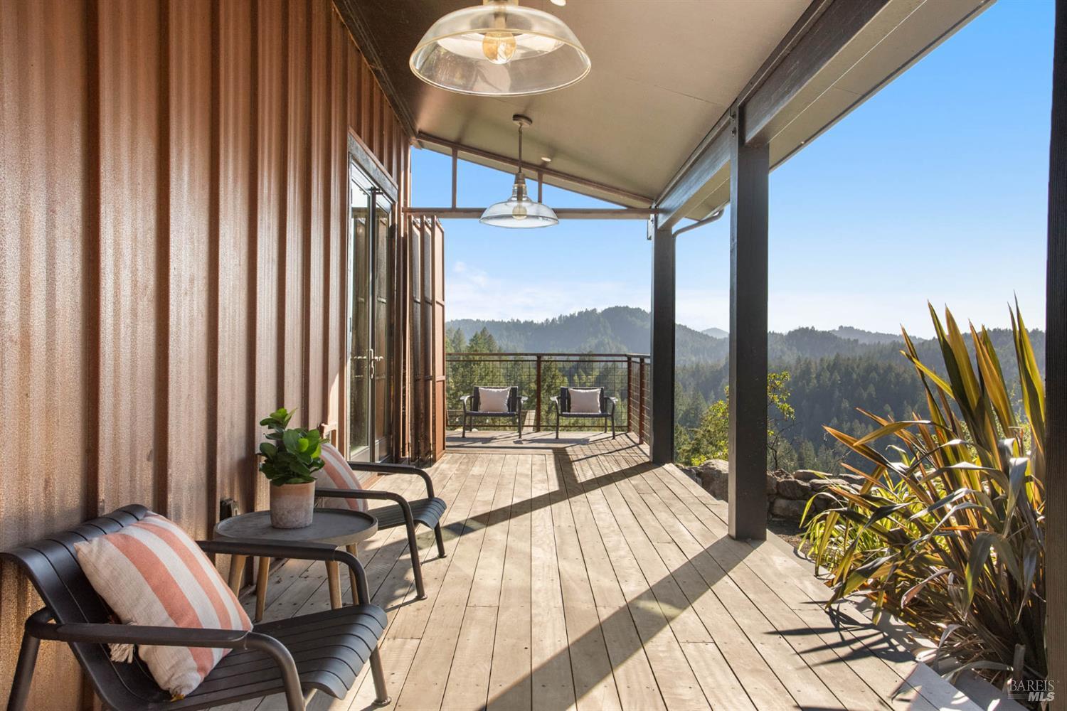 Detail Gallery Image 4 of 55 For 18200 Sweetwater Springs Rd, Guerneville,  CA 95446 - 3 Beds | 3 Baths
