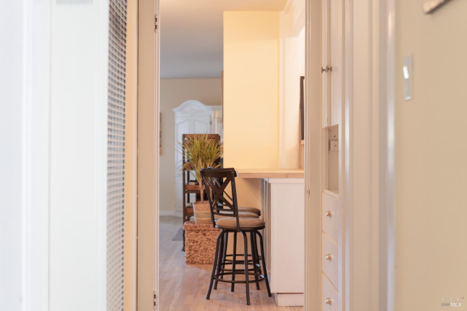Detail Gallery Image 10 of 32 For 2008 Orchard St, Santa Rosa,  CA 95404 - 3 Beds | 1 Baths