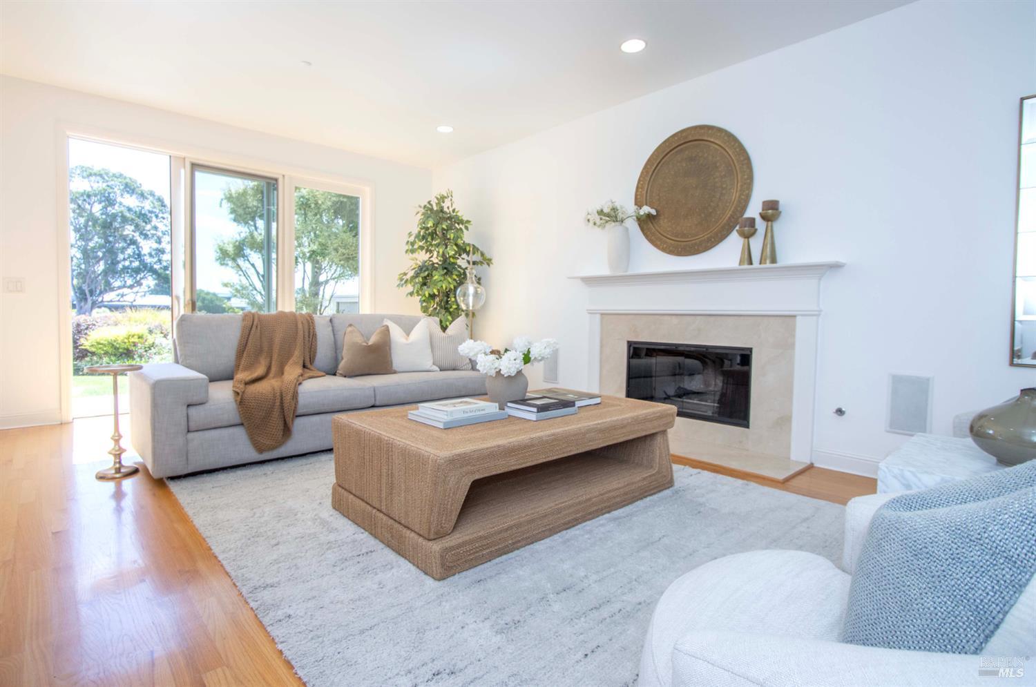 Detail Gallery Image 4 of 46 For 47 Elizabeth Cir, Greenbrae,  CA 94904 - 3 Beds | 2/1 Baths