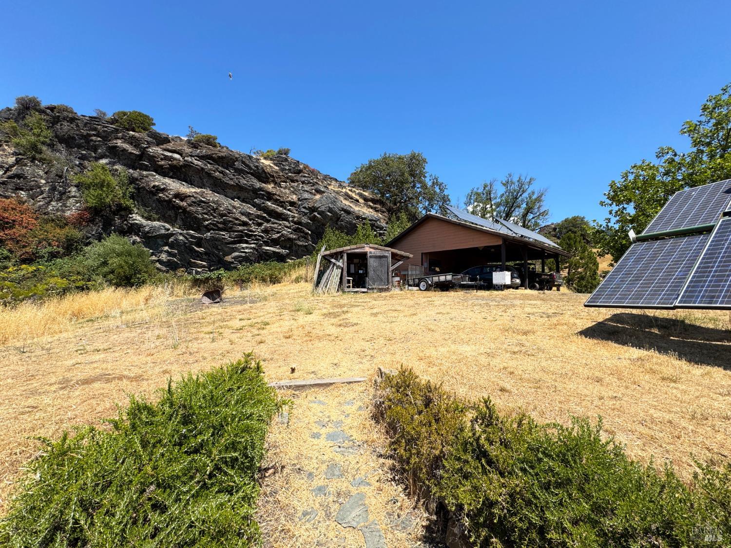 Detail Gallery Image 27 of 47 For 2980 Flat Rock Rd, Garberville,  CA 95542 - 3 Beds | 2 Baths