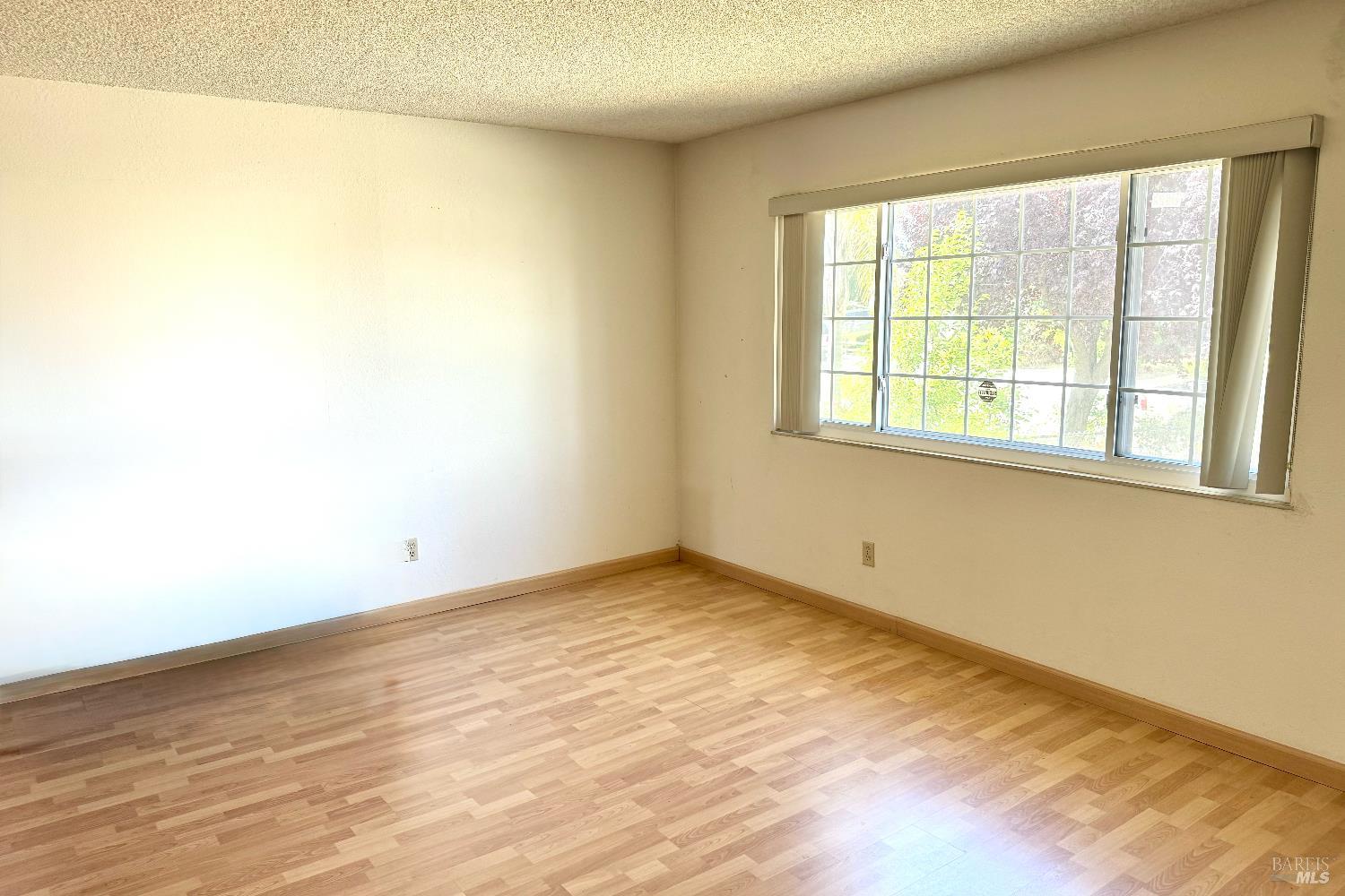 Detail Gallery Image 5 of 17 For 905 Canada Goose Dr, Suisun City,  CA 94585 - 4 Beds | 2/1 Baths