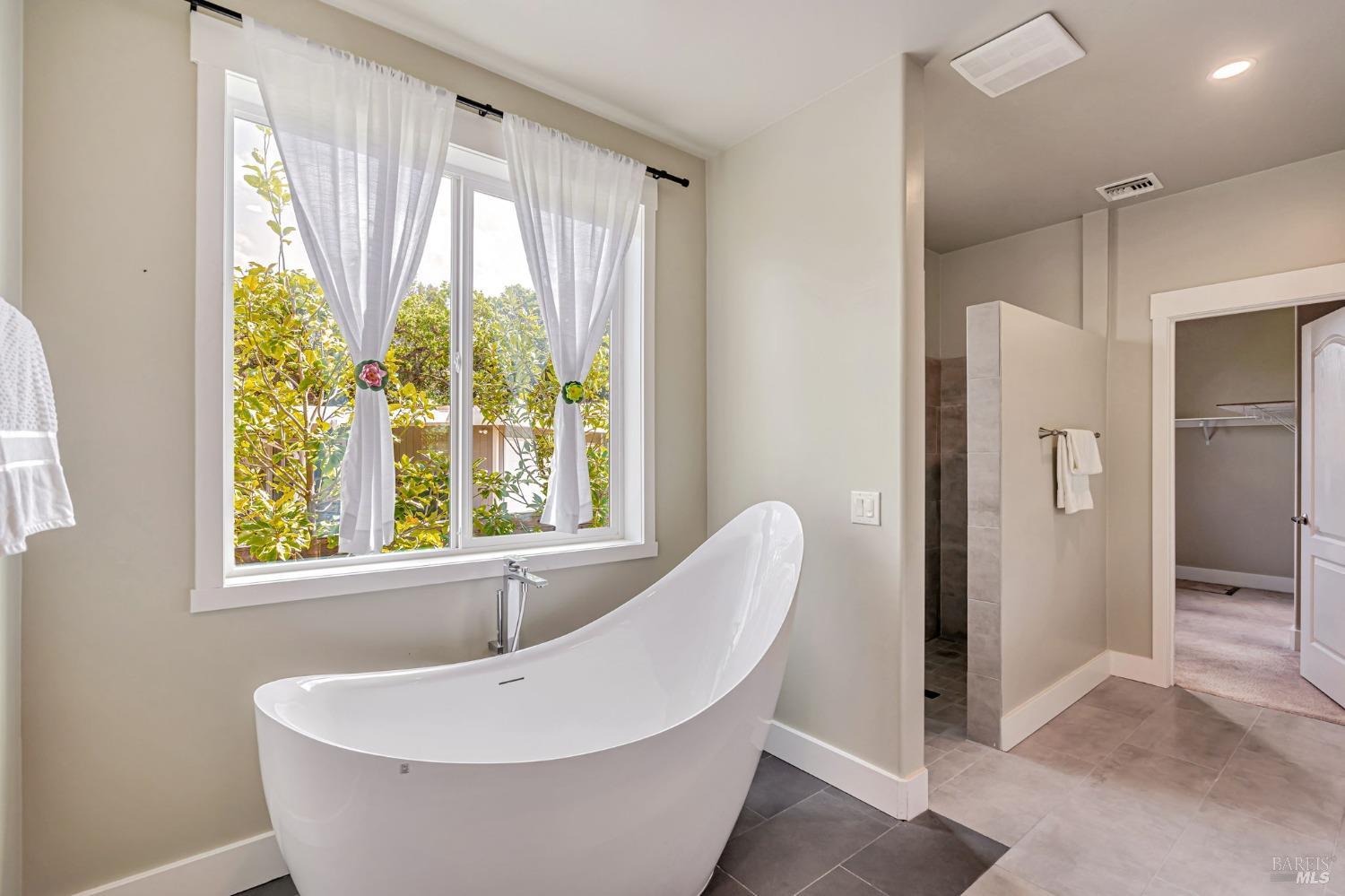 Detail Gallery Image 27 of 59 For 12 Rose Ct, Novato,  CA 94945 - 4 Beds | 4/1 Baths