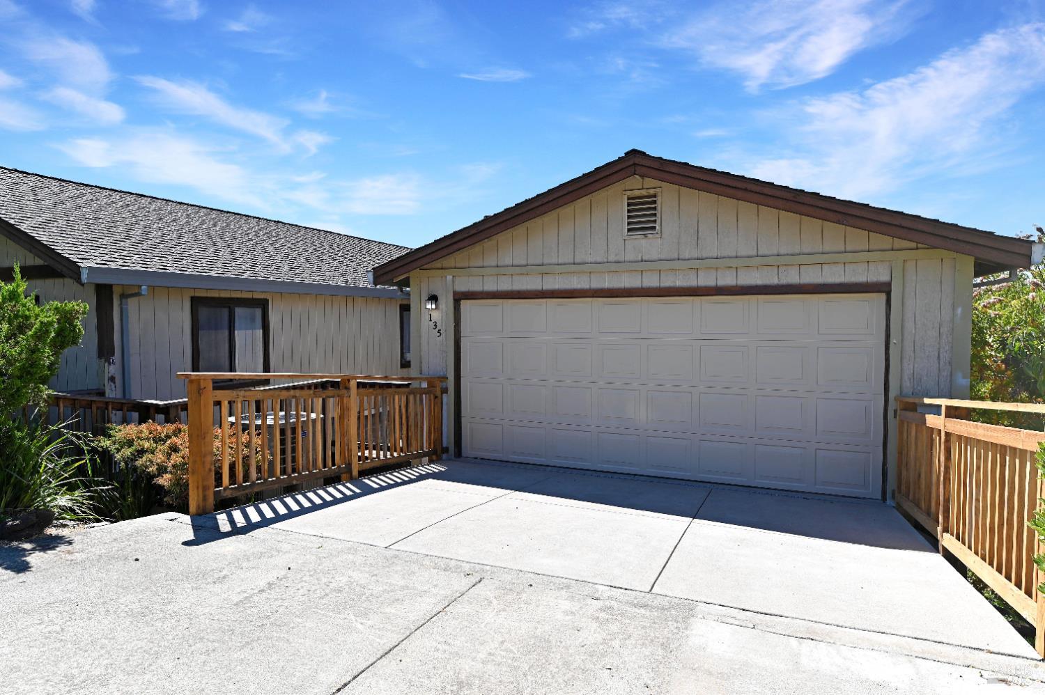 Detail Gallery Image 1 of 40 For 135 Pecan Ct, Vallejo,  CA 94589 - 4 Beds | 3 Baths