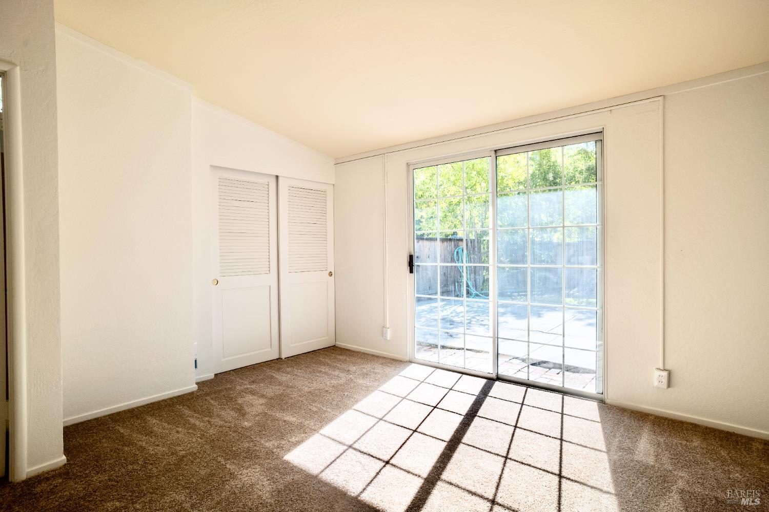 Detail Gallery Image 12 of 17 For 15533 Maplewood Dr, Sonoma,  CA 95476 - 3 Beds | 2 Baths