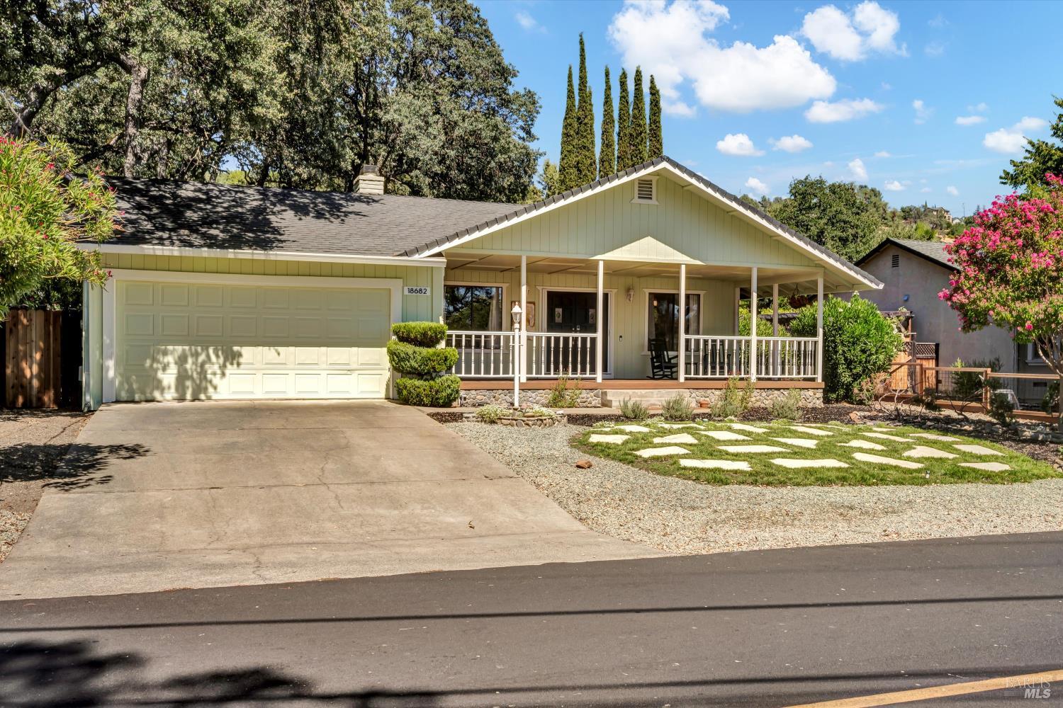 Detail Gallery Image 26 of 27 For 18682 N Shore Dr, Hidden Valley Lake,  CA 95467 - 2 Beds | 2 Baths