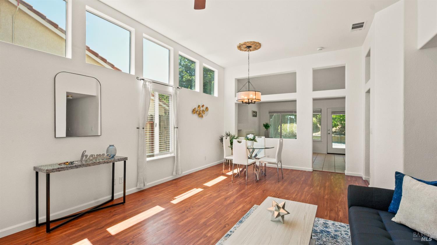 Detail Gallery Image 6 of 53 For 330 Crow Canyon Ct, Vacaville,  CA 95688 - 4 Beds | 2 Baths