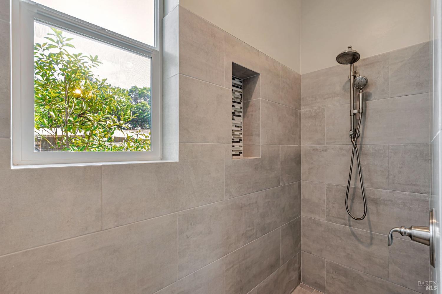 Detail Gallery Image 30 of 59 For 12 Rose Ct, Novato,  CA 94945 - 4 Beds | 4/1 Baths