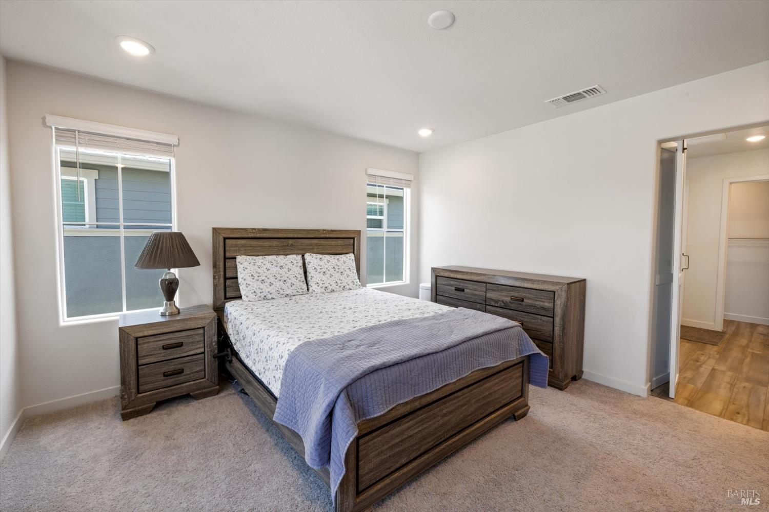 Detail Gallery Image 10 of 33 For 128 Clownfish St, Suisun City,  CA 94585 - 3 Beds | 2/1 Baths
