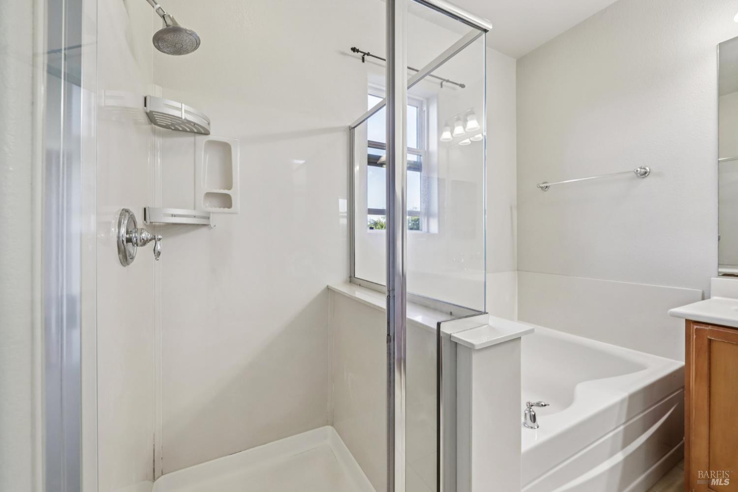 Detail Gallery Image 16 of 35 For 2717 10th St, San Pablo,  CA 94806 - 3 Beds | 2/1 Baths