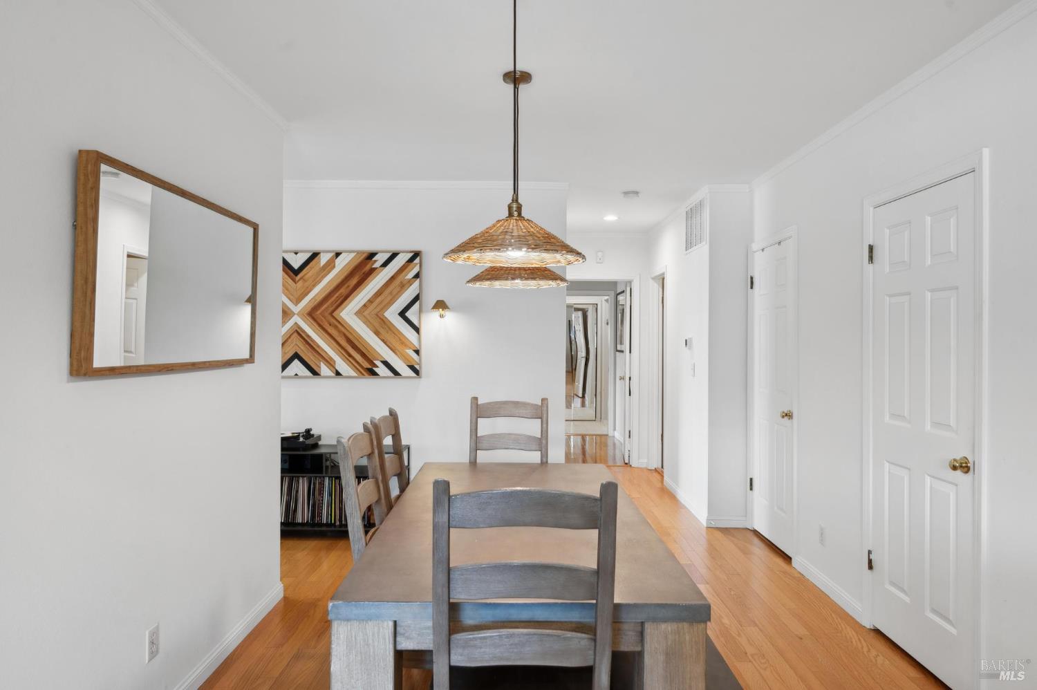 Detail Gallery Image 10 of 37 For 34 Creekside Ct, Corte Madera,  CA 94925 - 2 Beds | 2 Baths