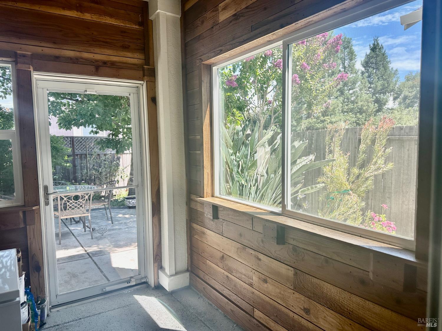 Detail Gallery Image 9 of 36 For 134 Douglas Fir Cir, Cloverdale,  CA 95425 - 4 Beds | 3 Baths