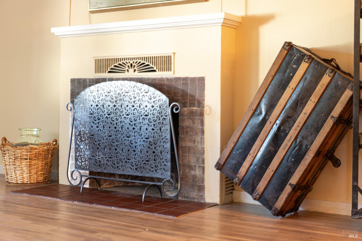Detail Gallery Image 9 of 32 For 2008 Orchard St, Santa Rosa,  CA 95404 - 3 Beds | 1 Baths