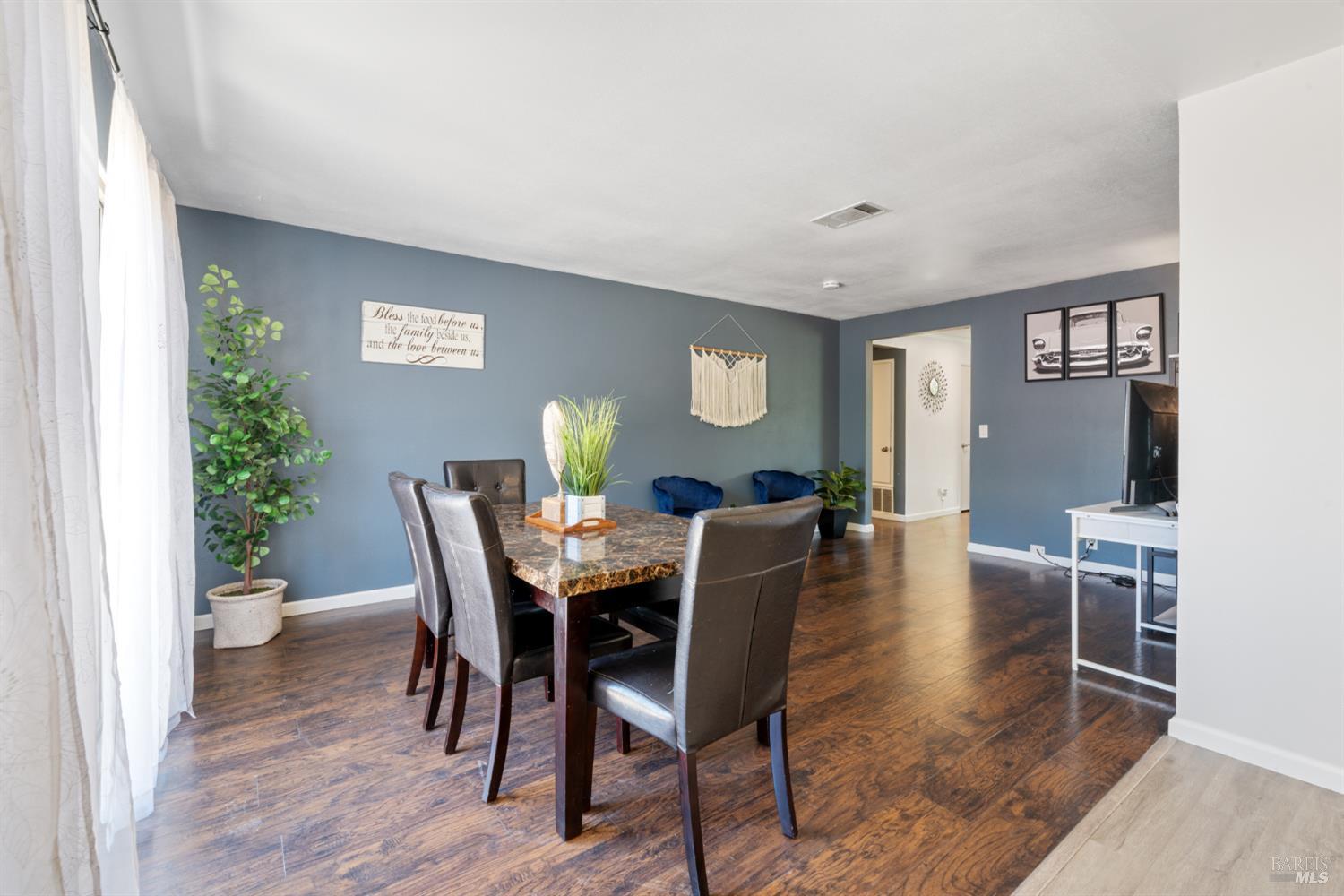 Detail Gallery Image 11 of 35 For 1726 Gershwin Cir, Fairfield,  CA 94533 - 3 Beds | 2 Baths