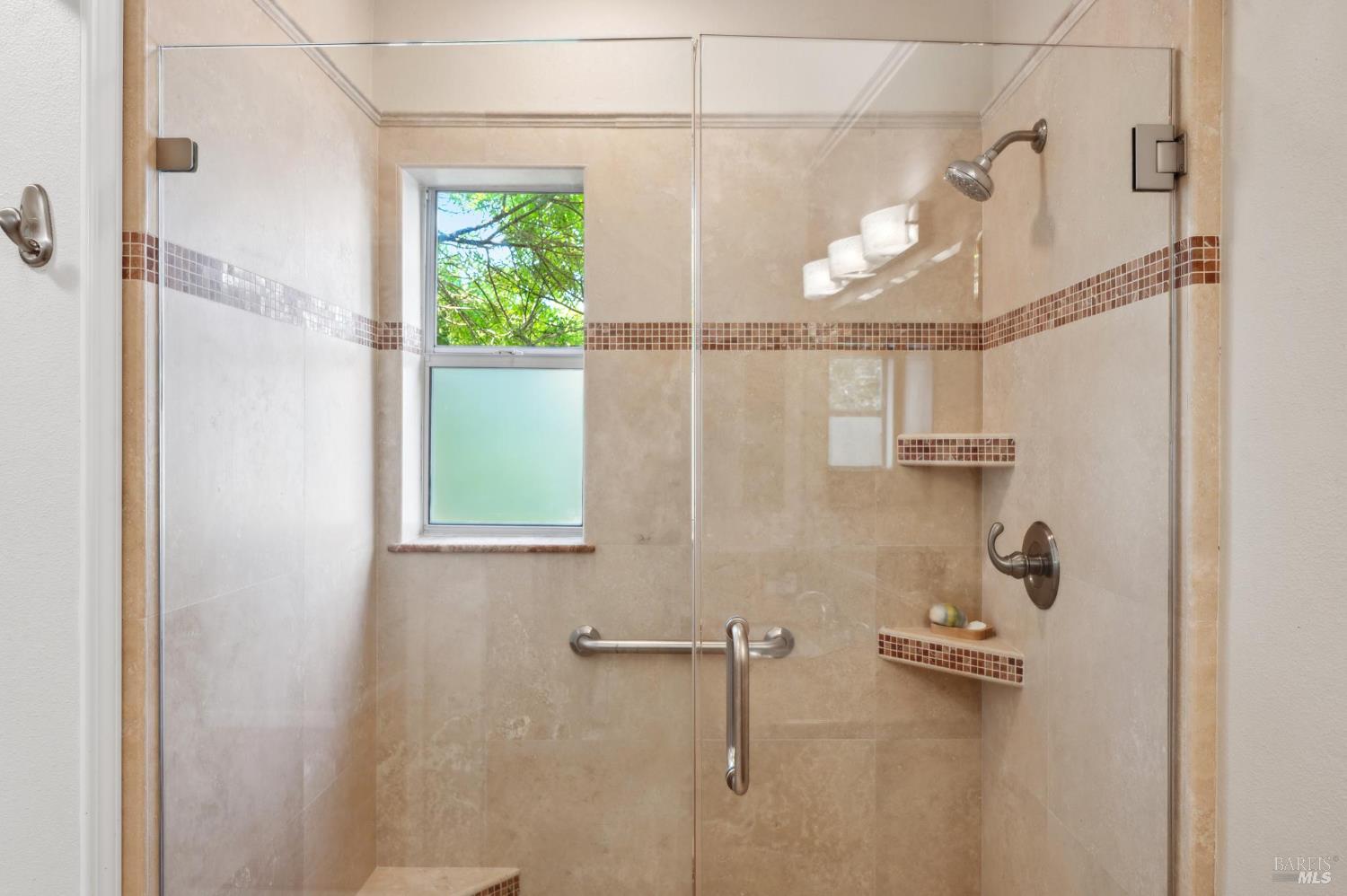 Detail Gallery Image 21 of 37 For 34 Creekside Ct, Corte Madera,  CA 94925 - 2 Beds | 2 Baths