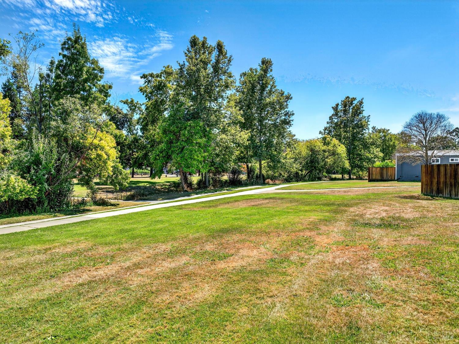 Detail Gallery Image 22 of 34 For 405 Simi Pl, Santa Rosa,  CA 95409 - 3 Beds | 2 Baths