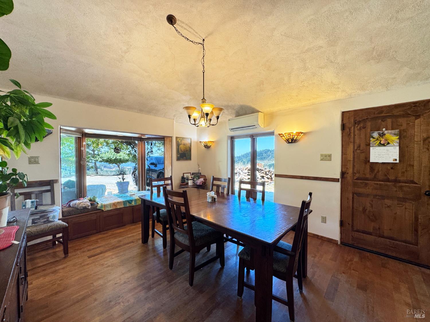 Detail Gallery Image 5 of 47 For 2980 Flat Rock Rd, Garberville,  CA 95542 - 3 Beds | 2 Baths