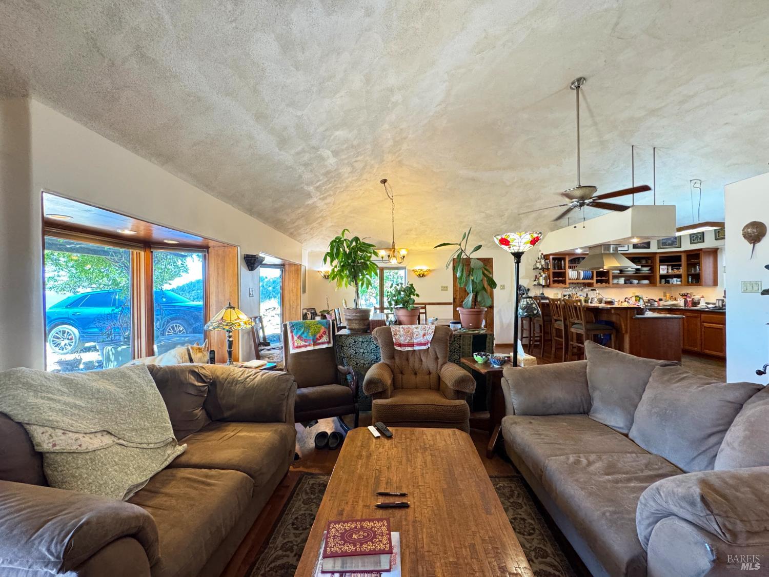 Detail Gallery Image 3 of 47 For 2980 Flat Rock Rd, Garberville,  CA 95542 - 3 Beds | 2 Baths