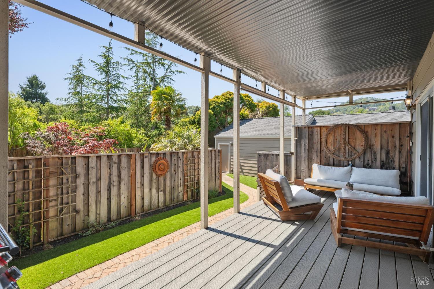 Detail Gallery Image 4 of 37 For 34 Creekside Ct, Corte Madera,  CA 94925 - 2 Beds | 2 Baths