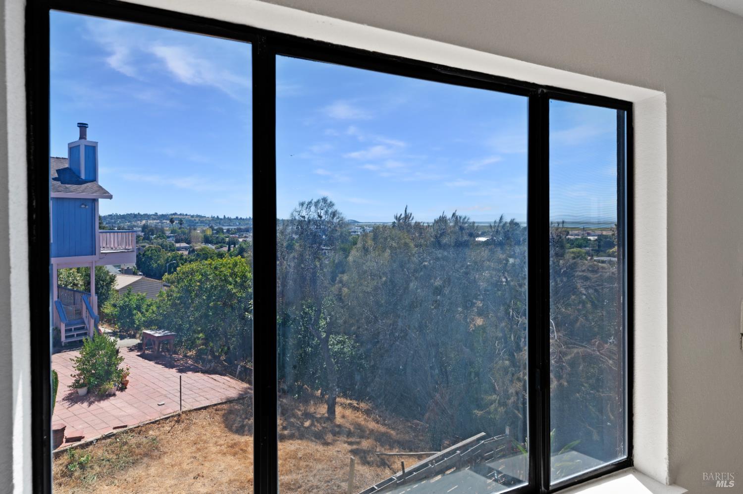 Detail Gallery Image 14 of 40 For 135 Pecan Ct, Vallejo,  CA 94589 - 4 Beds | 3 Baths