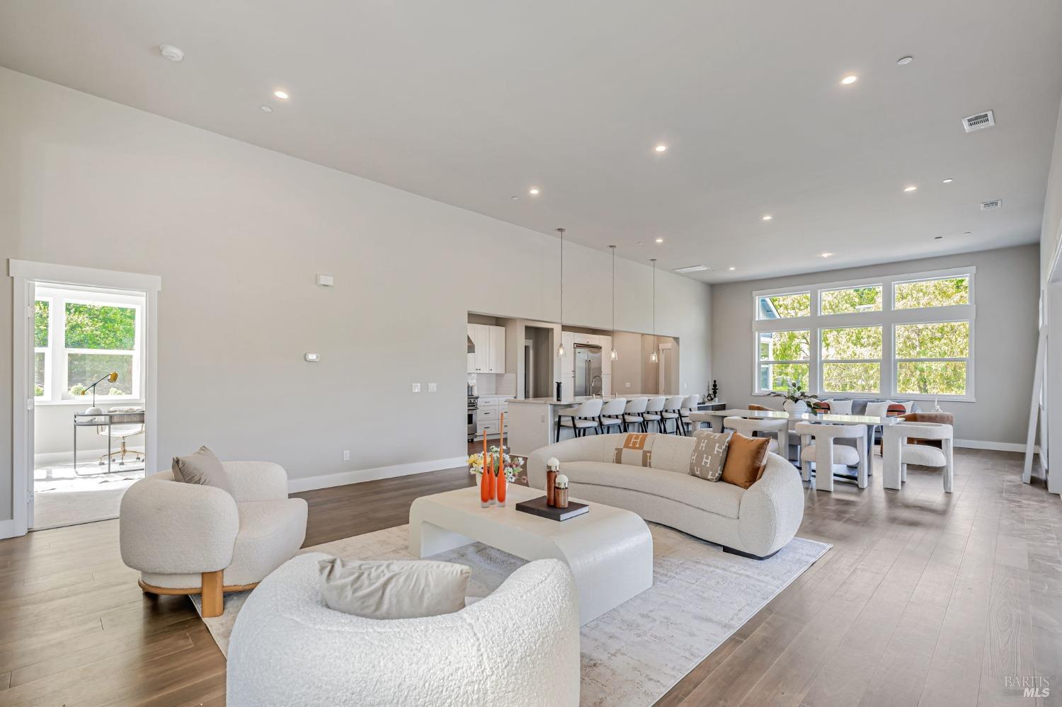 Detail Gallery Image 6 of 59 For 12 Rose Ct, Novato,  CA 94945 - 4 Beds | 4/1 Baths