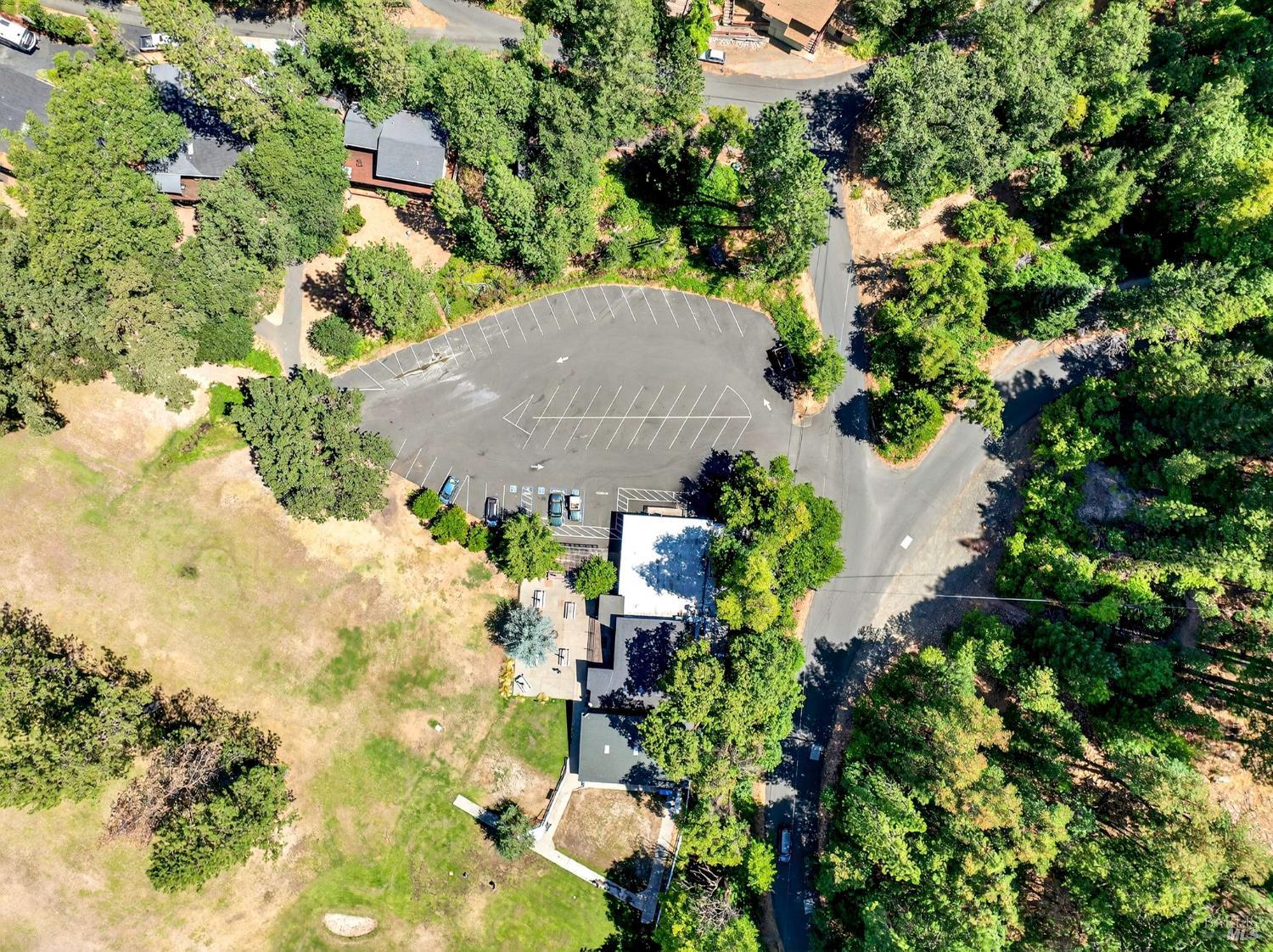 Detail Gallery Image 5 of 91 For 16451 Golf Rd, Cobb,  CA 95426 - 2 Beds | 1 Baths