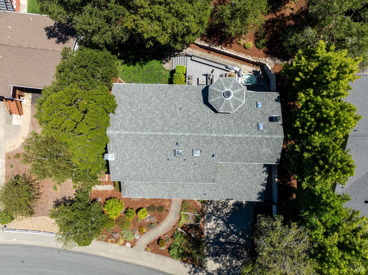 Detail Gallery Image 50 of 61 For 620 Elm Dr, Petaluma,  CA 94952 - 5 Beds | 2/1 Baths